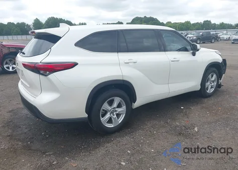 2021 Toyota Highlander L z USA, uszkodzony, nr VIN 5TDCZRAH5MS053260